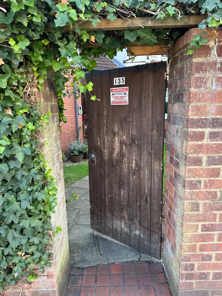 Flat Waller Drive in Greater London