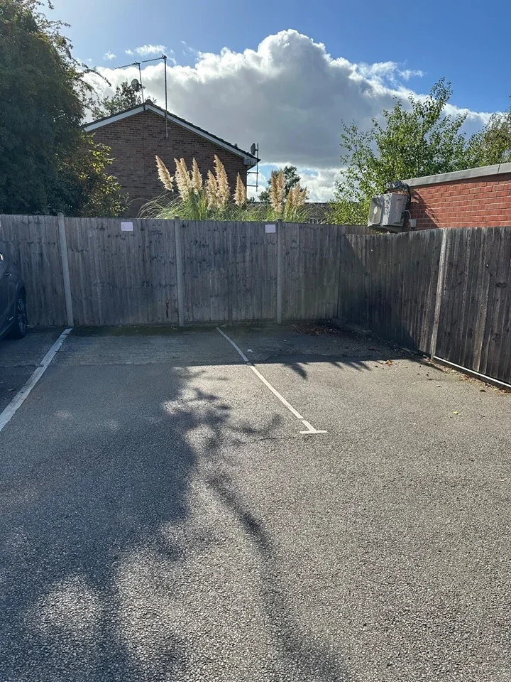 Flat Waller Drive in Greater London