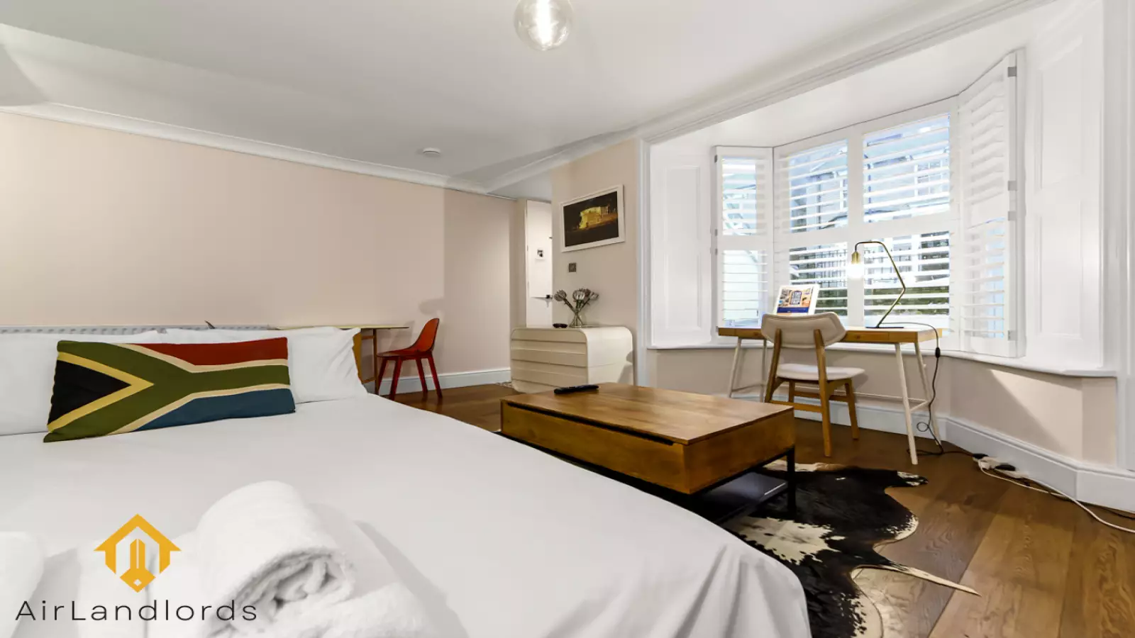 Flat Sandringham Road in Greater London