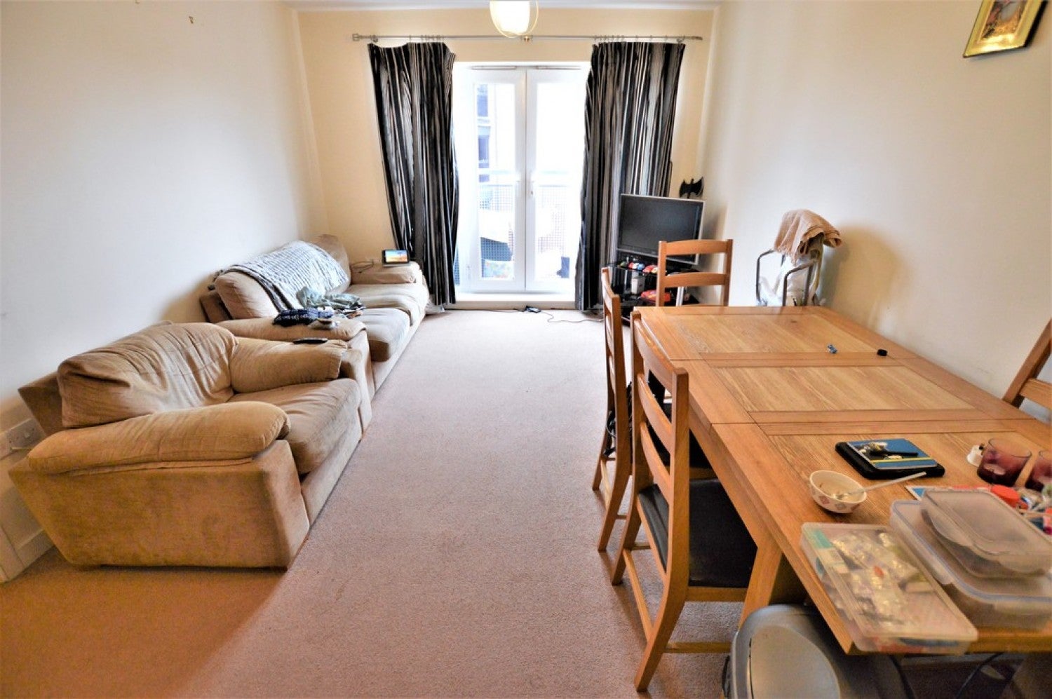 Flat Chalvey Road East in Slough