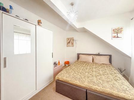 Flat Herga Court in Watford