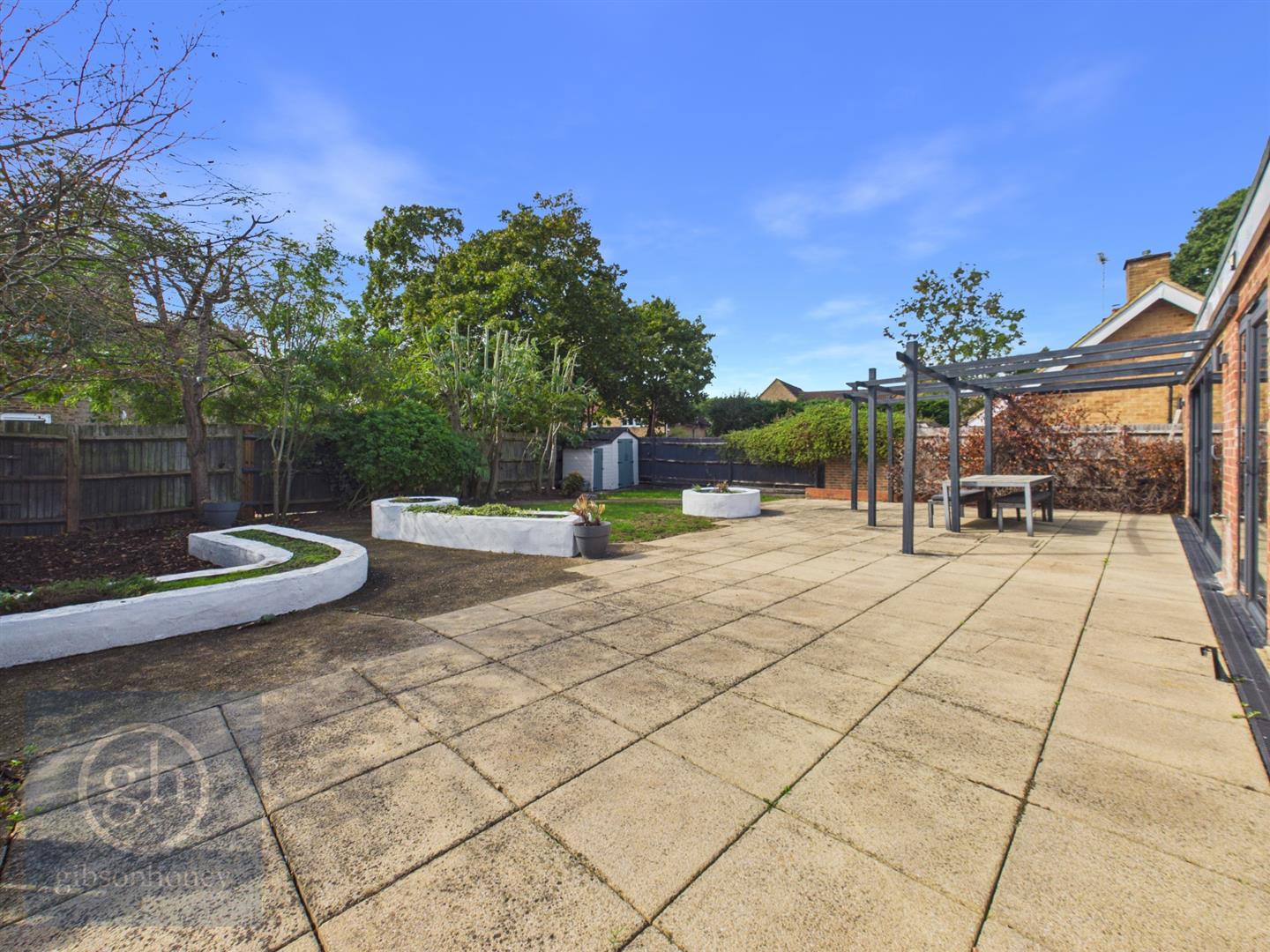 House Howletts Lane in Greater London