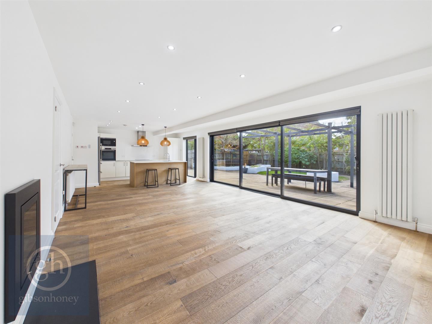 House Howletts Lane in Greater London