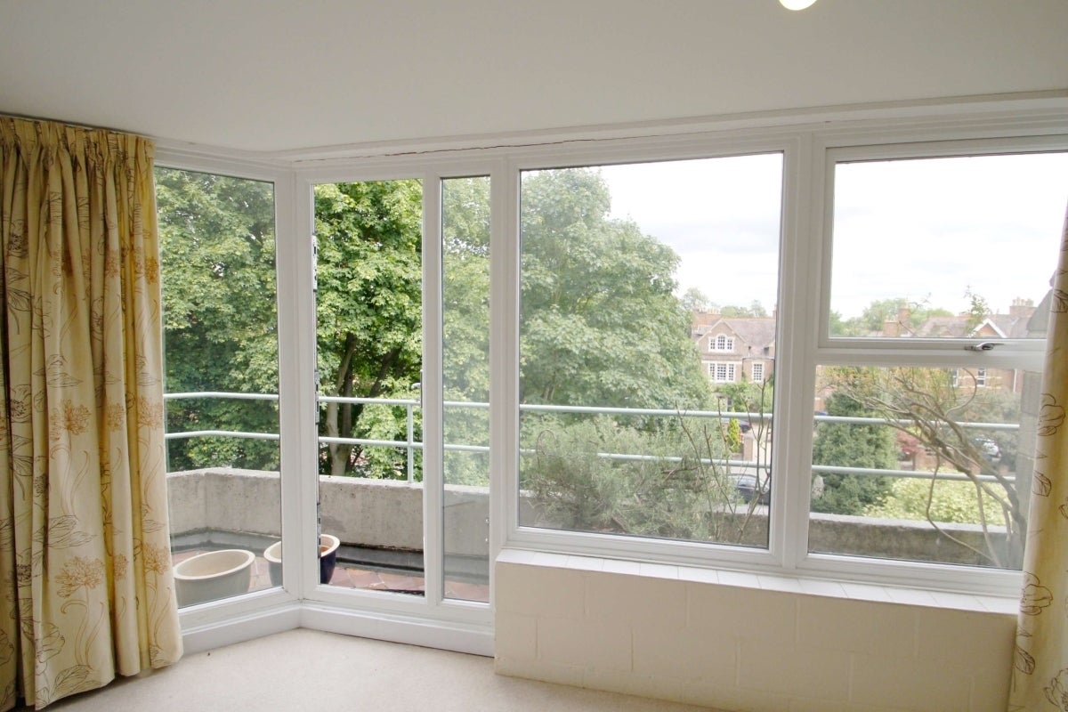 Flat Thackley End in Oxford