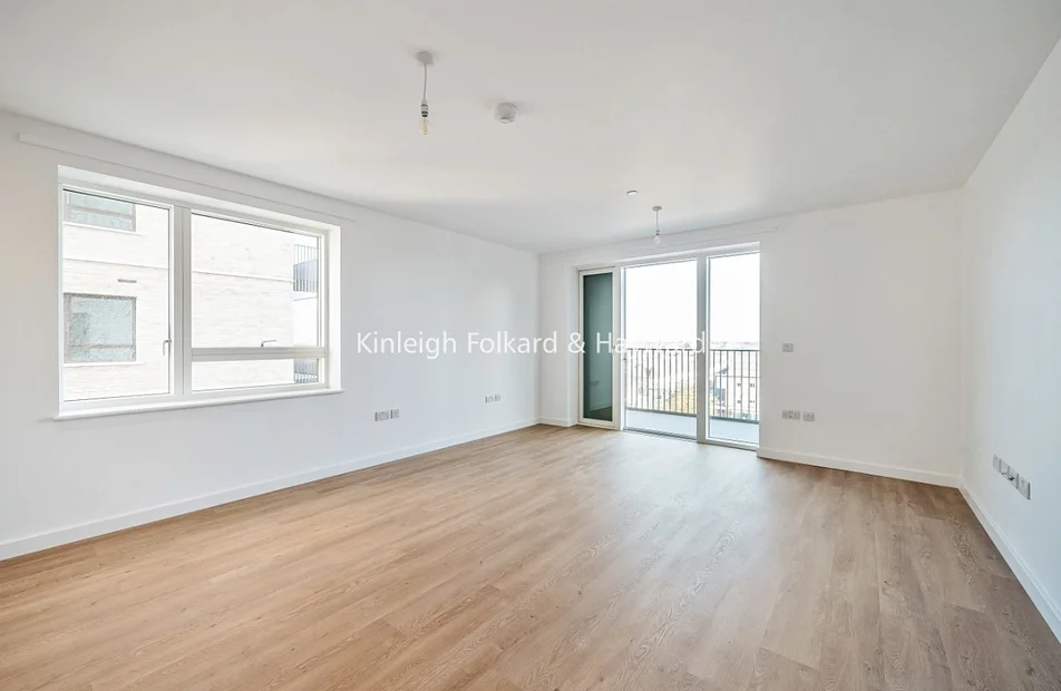 Flat Cranborne Road in Greater London