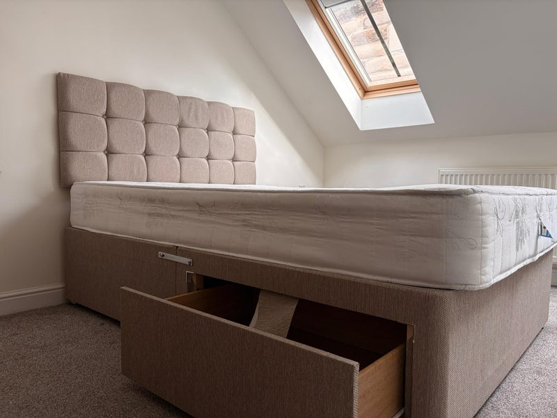 Flat Comely Bank Place in City of Edinburgh