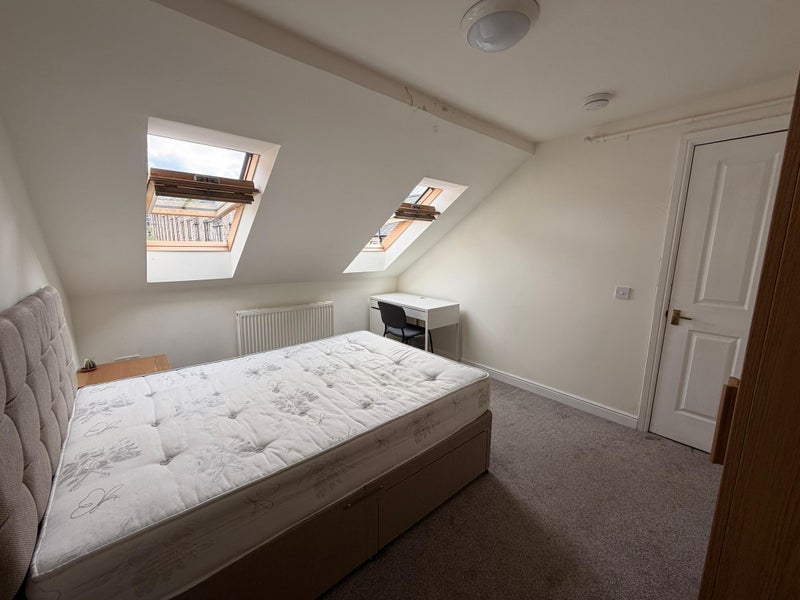 Flat Comely Bank Place in City of Edinburgh