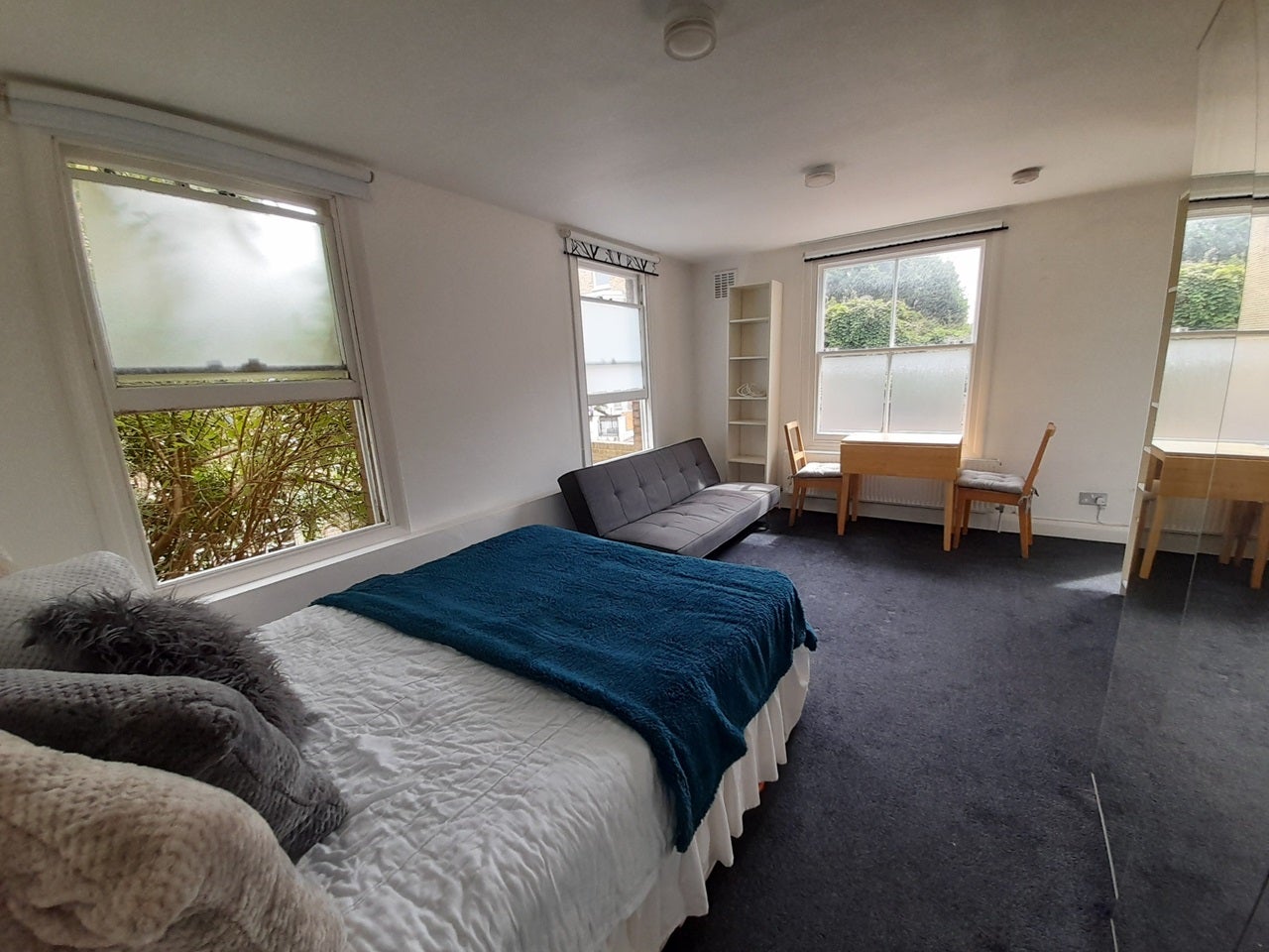 Flat Sulgrave Road in Greater London