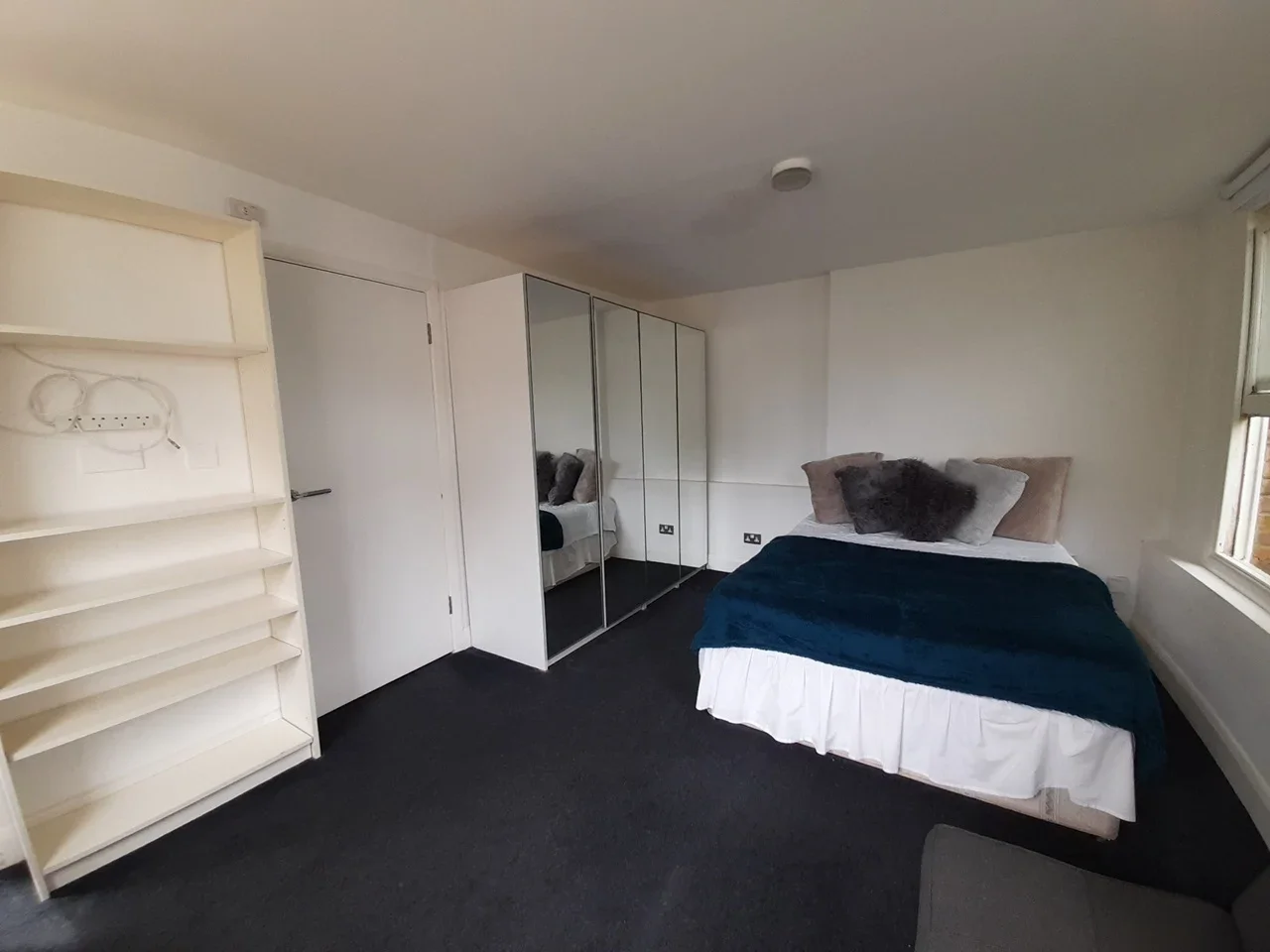 Flat Sulgrave Road in Greater London