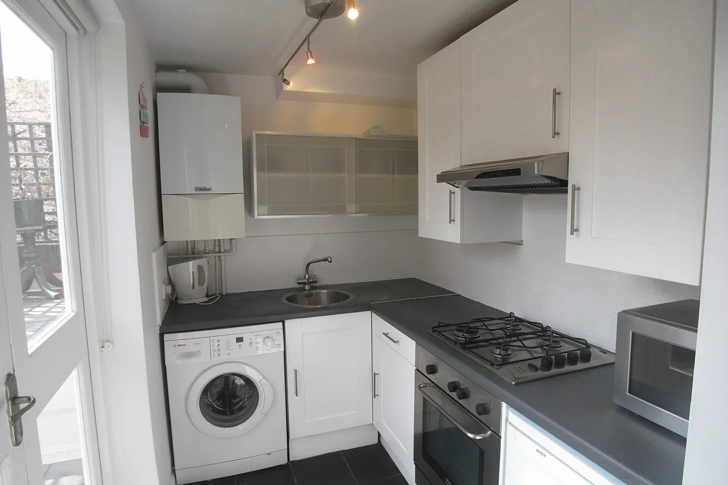 Flat Sulgrave Road in Greater London