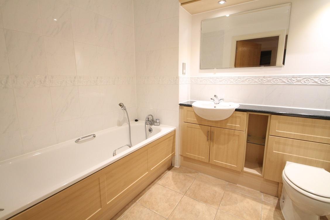Flat Montaigne Close in City of Westminster