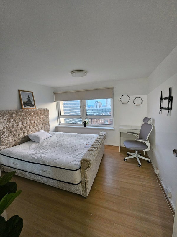 Room Taylor Place in Glasgow