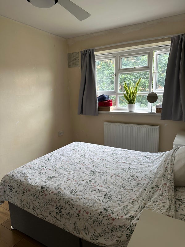 Flat Cherbury Street in Greater London