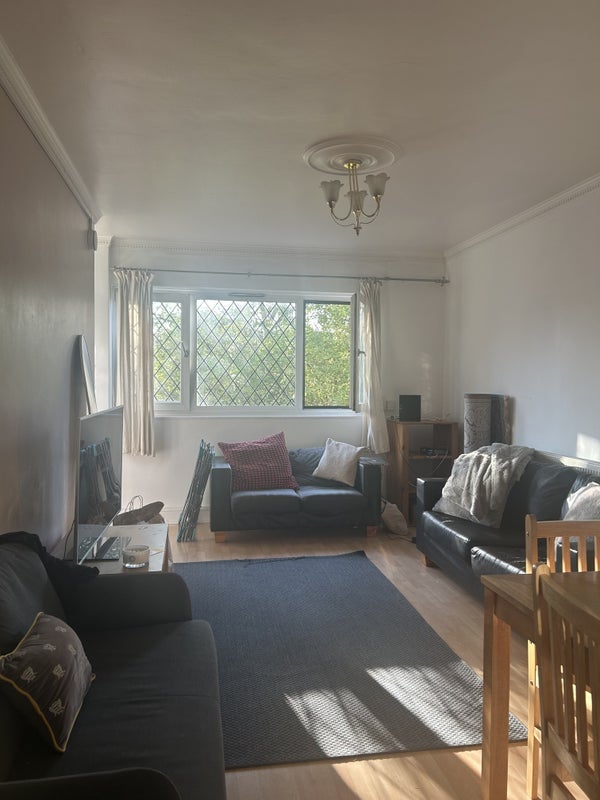 Room Leirum Street in Greater London