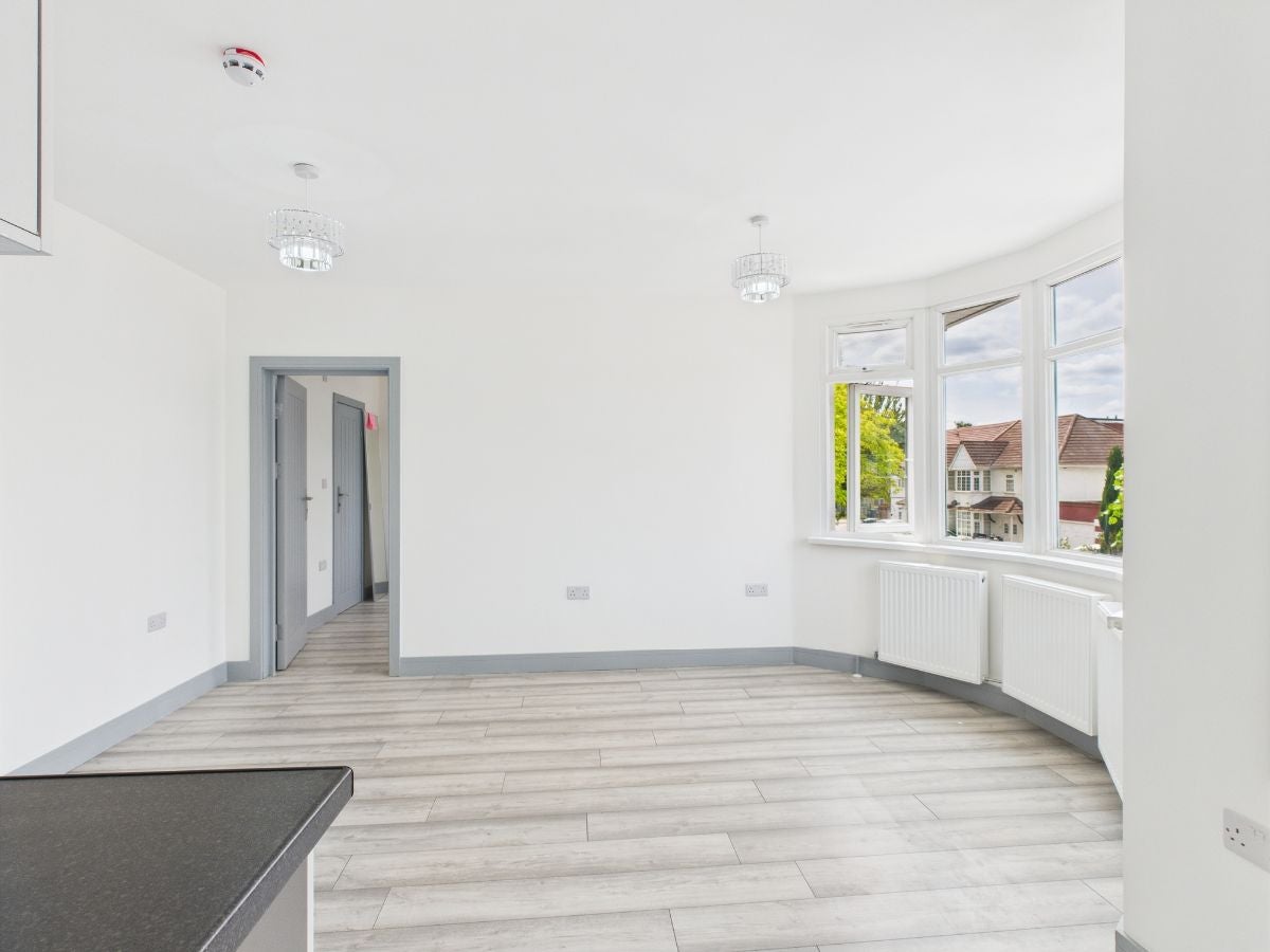 Flat Fairfield Crescent in Greater London