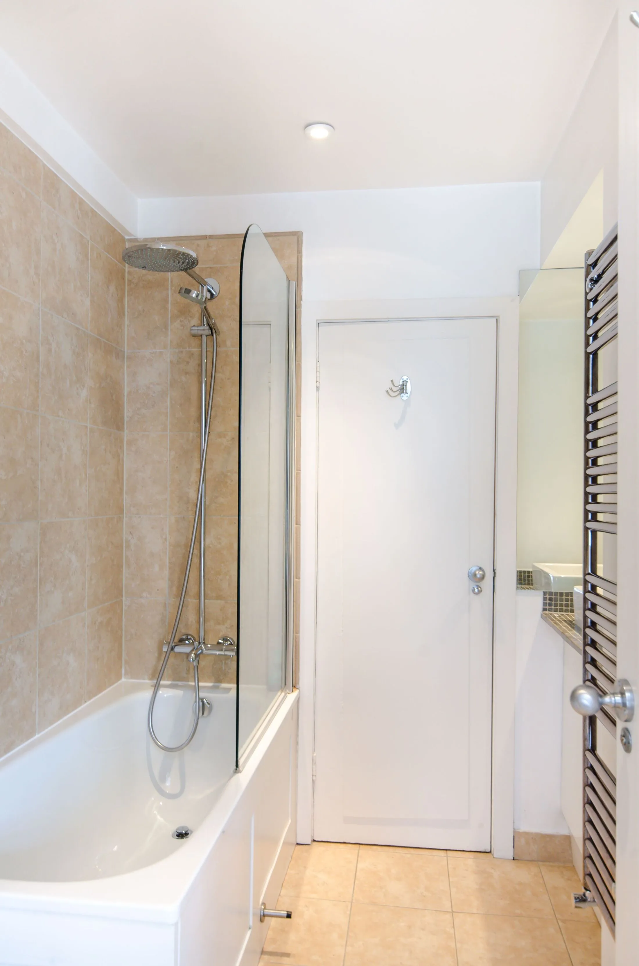 Flat Sloane Avenue in Greater London