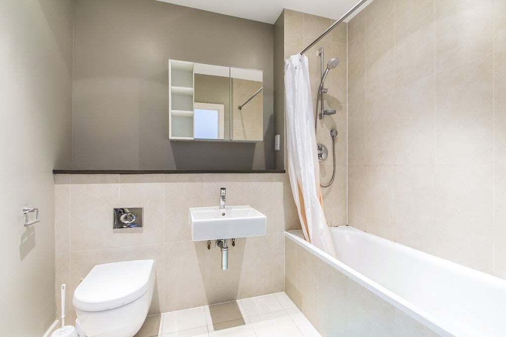 Flat Copenhagen Place in Greater London