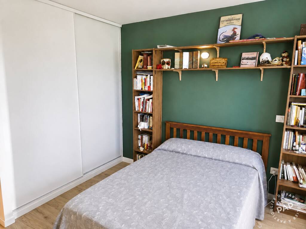 Flat Avenue Frédéric et Irène Joliot-Curie in Nanterre