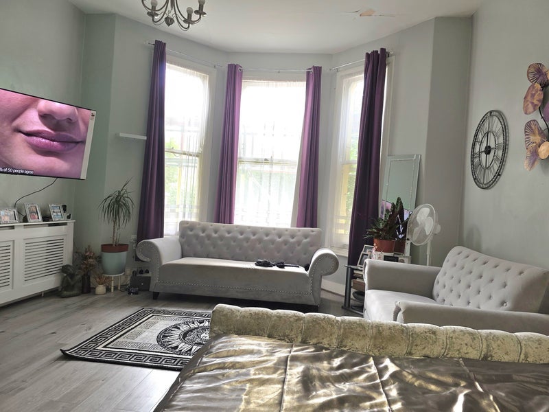 Flat Harefield Road in Greater London
