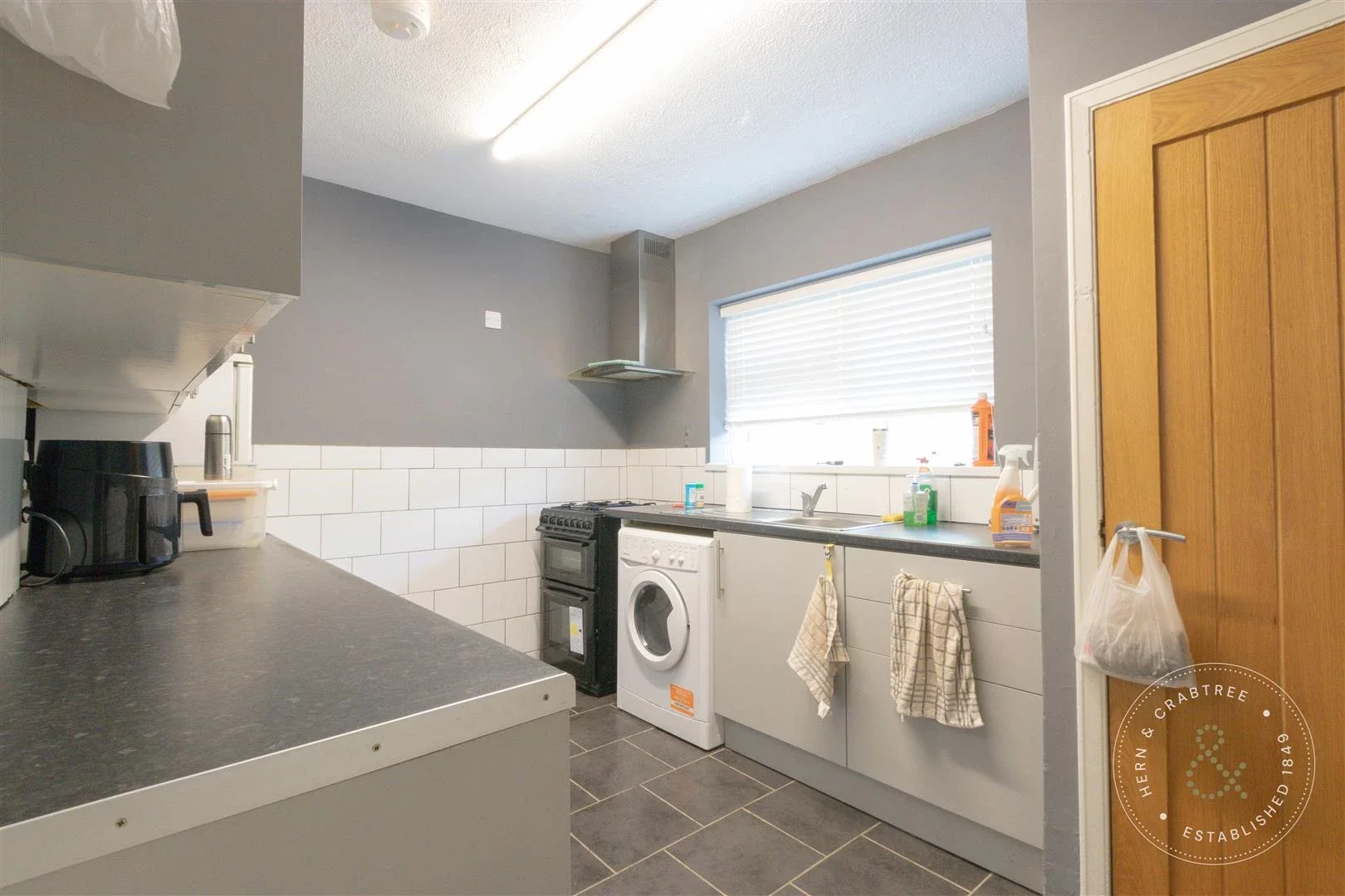 Flat Cathays Terrace in Cardiff