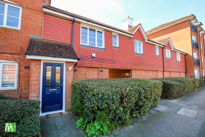 Flat Vancouver Road in Broxbourne