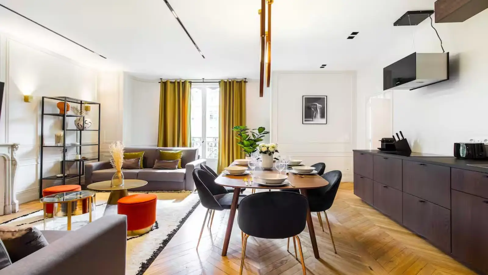 Flat Rue de Lyon in Paris