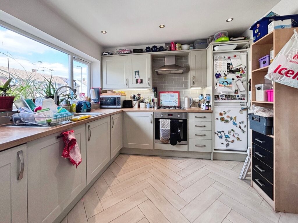 House Ewins Close in Guildford