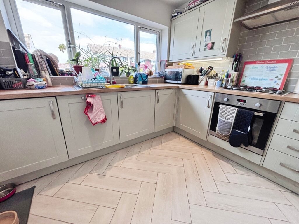 House Ewins Close in Guildford
