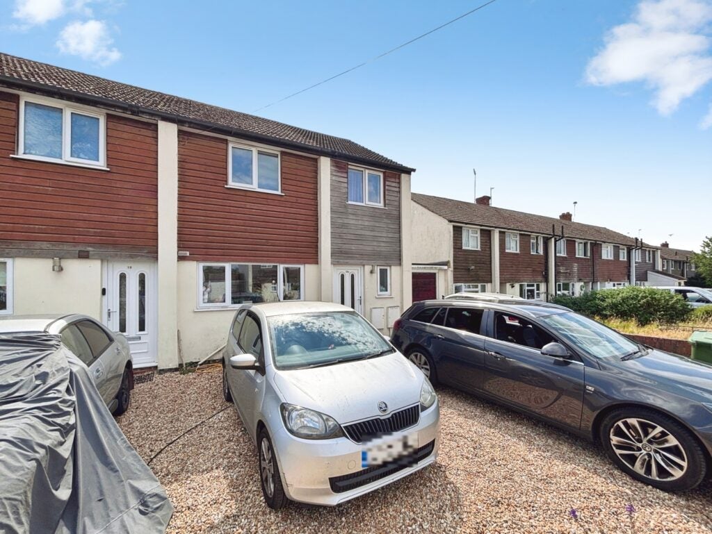 House Ewins Close in Guildford