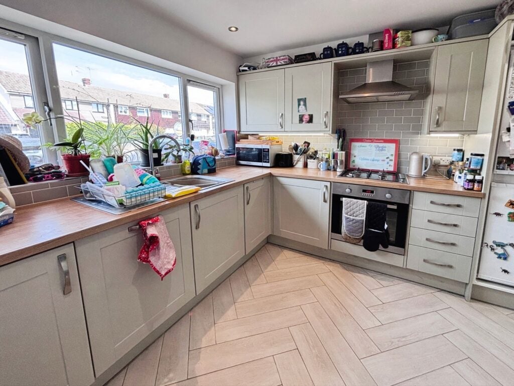 House Ewins Close in Guildford