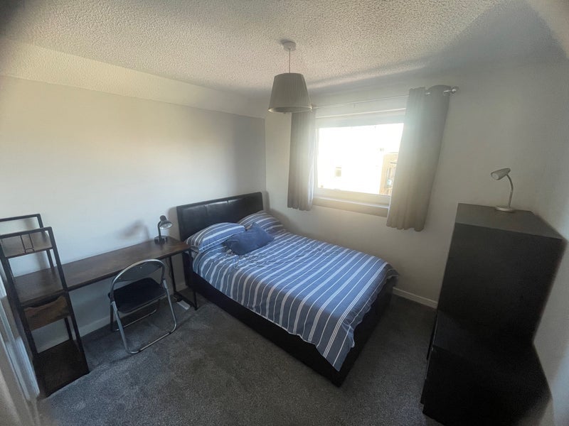 Room Slateford Road in City of Edinburgh