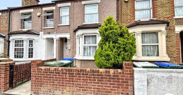 Flat Riverdale Road in London