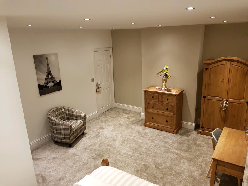 Room Queens Road in Sheffield