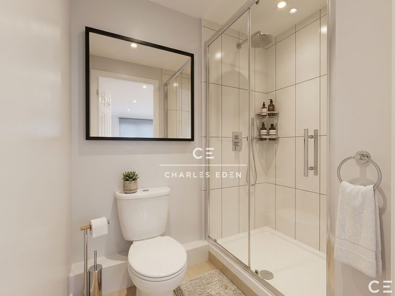 Flat Oakwood Avenue in Greater London