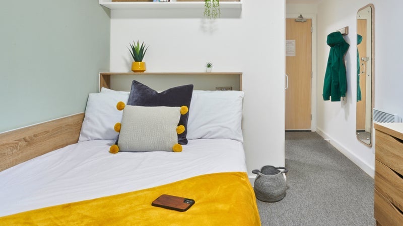Room Raglan Street in Coventry