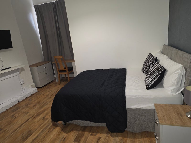 Room High Street in Greater London