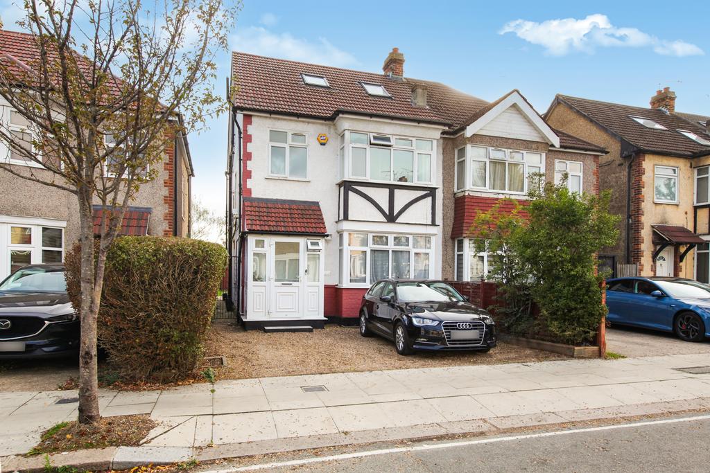 House Greenford Road in Greater London