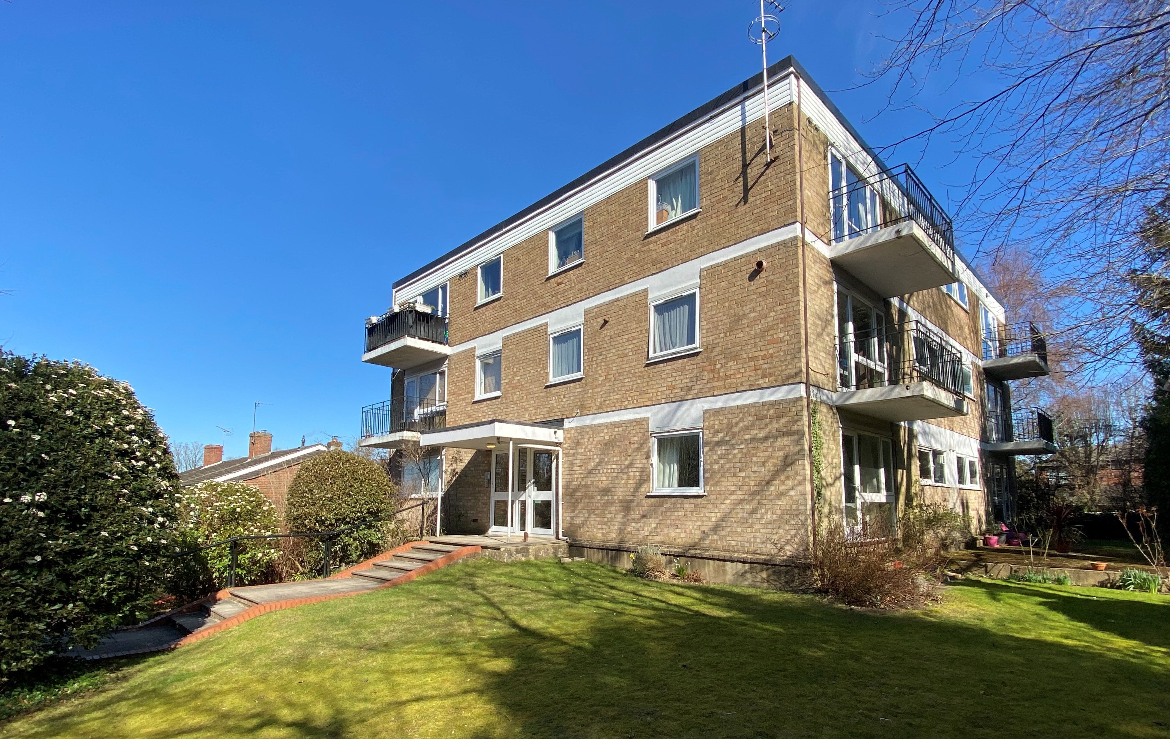 Flat Austen Road in Guildford
