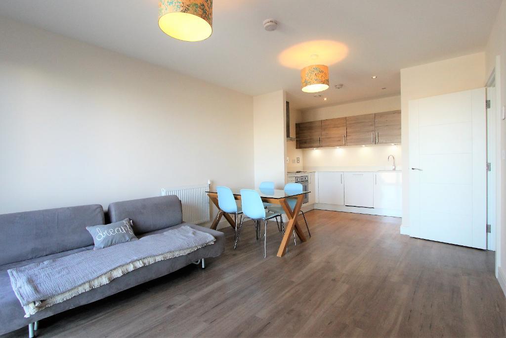 Flat Ocean Drive in Gillingham