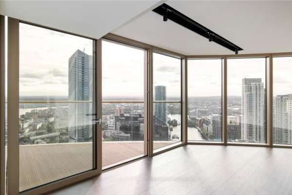 Flat Park Drive in Greater London
