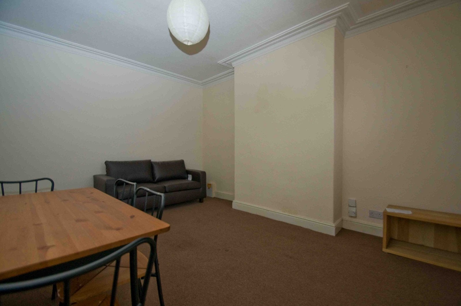 Flat Kirkstall Avenue in Leeds
