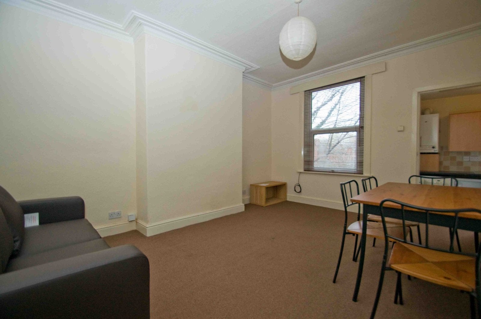 Flat Kirkstall Avenue in Leeds