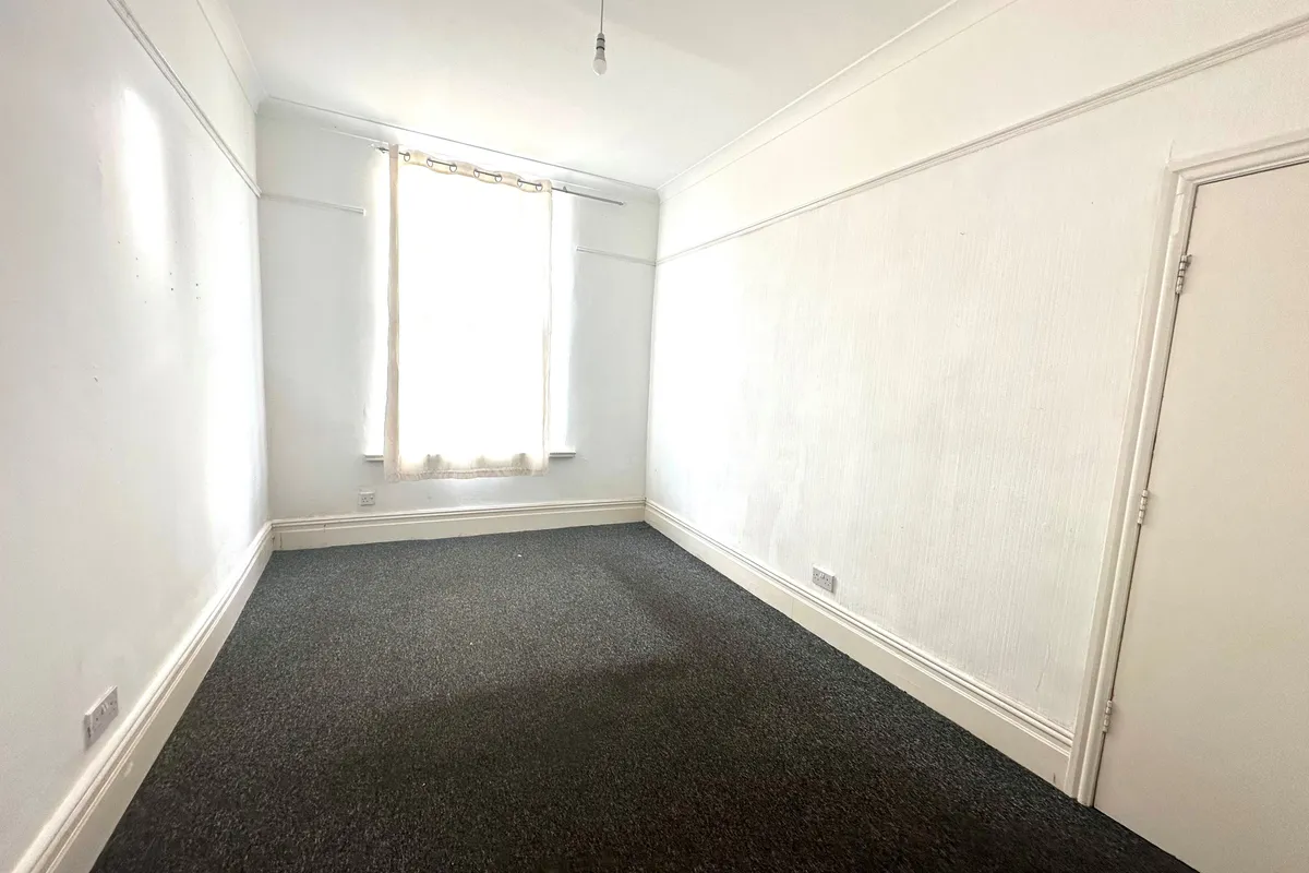 Flat Brougham Road in Wallasey