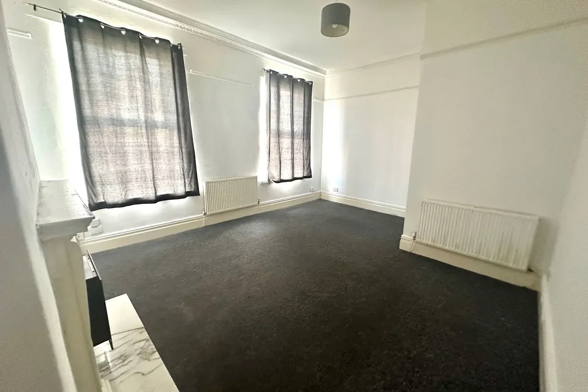Flat Brougham Road in Wallasey