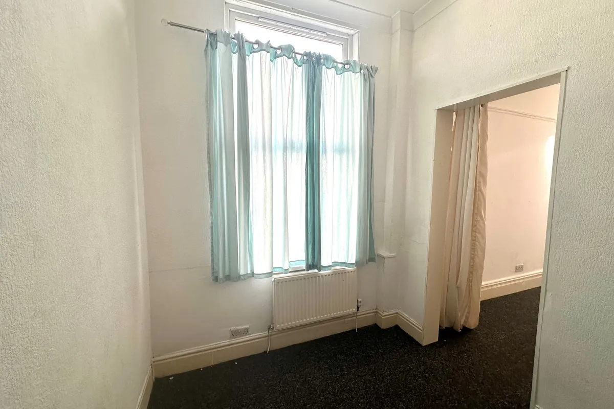 Flat Brougham Road in Wallasey