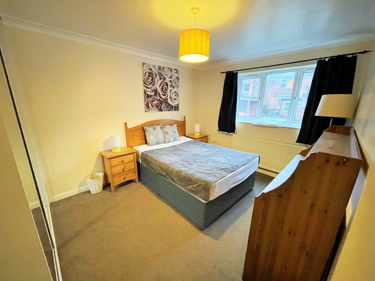 Flat Russell Street in Reading