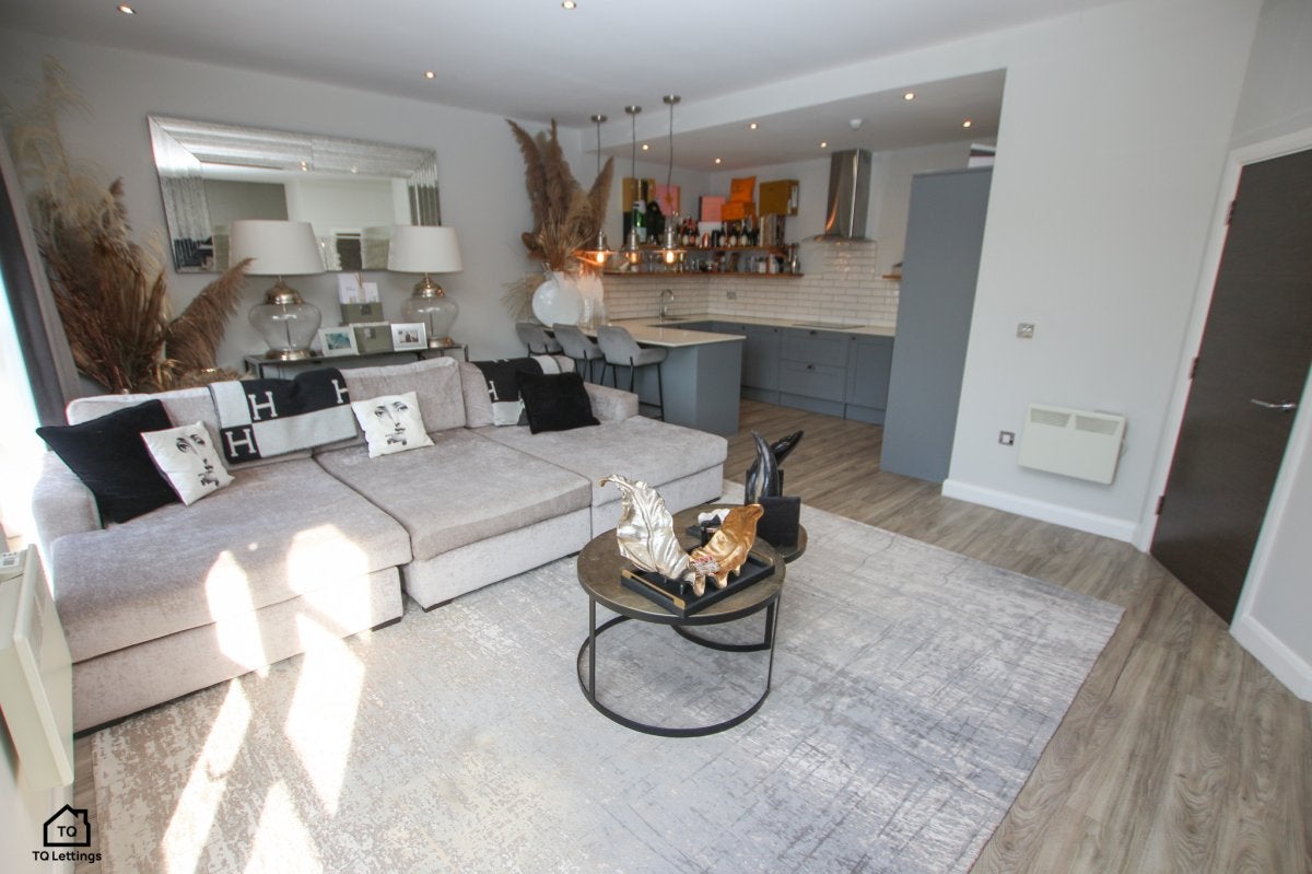 Flat Macclesfield Road in Wilmslow