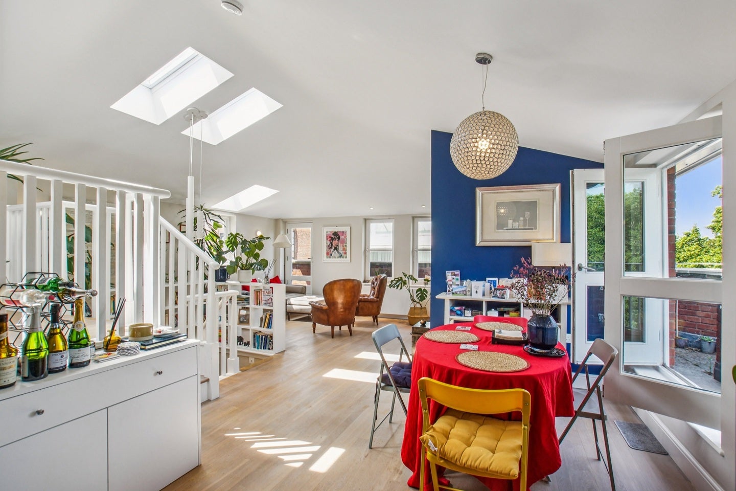 Flat Anhalt Road in Greater London