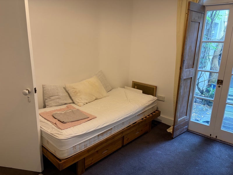 Room North Gower Street in Greater London