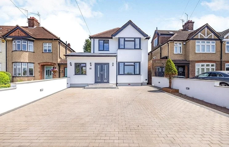House Hampermill Lane in Three Rivers
